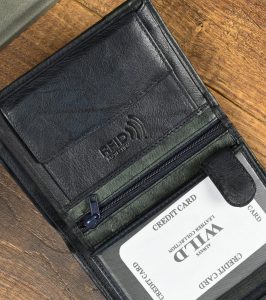 Duży, skórzany portfel męski z minimalistycznymi wstawkami — Always. Wild