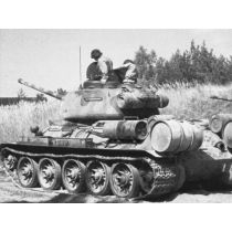 ITALERI Russian. Tank. T 3 4/85