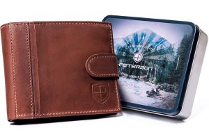 Skórzany portfel męski na karty z zabezpieczeniem. RFID Protect - Peterson