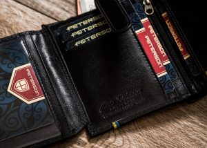 Skórzany portfel z godłem i barwami. Ukrainy - Peterson