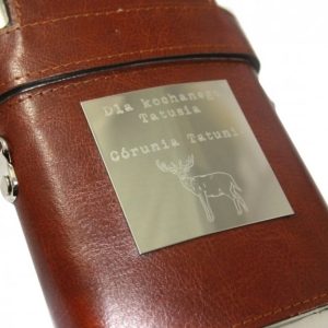 Nowość. Zestaw piersiówka z 3 kieliszkami i grawerem w super cenie