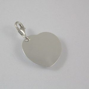 Nowość. Zawieszka serce charms z grawerem – super cena na Dzień Kobiet