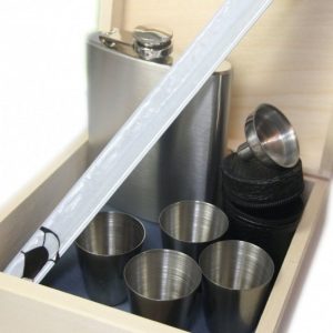 Nowość. elegancki zestaw: piersiówka + kieliszki z grawerem w super cenie