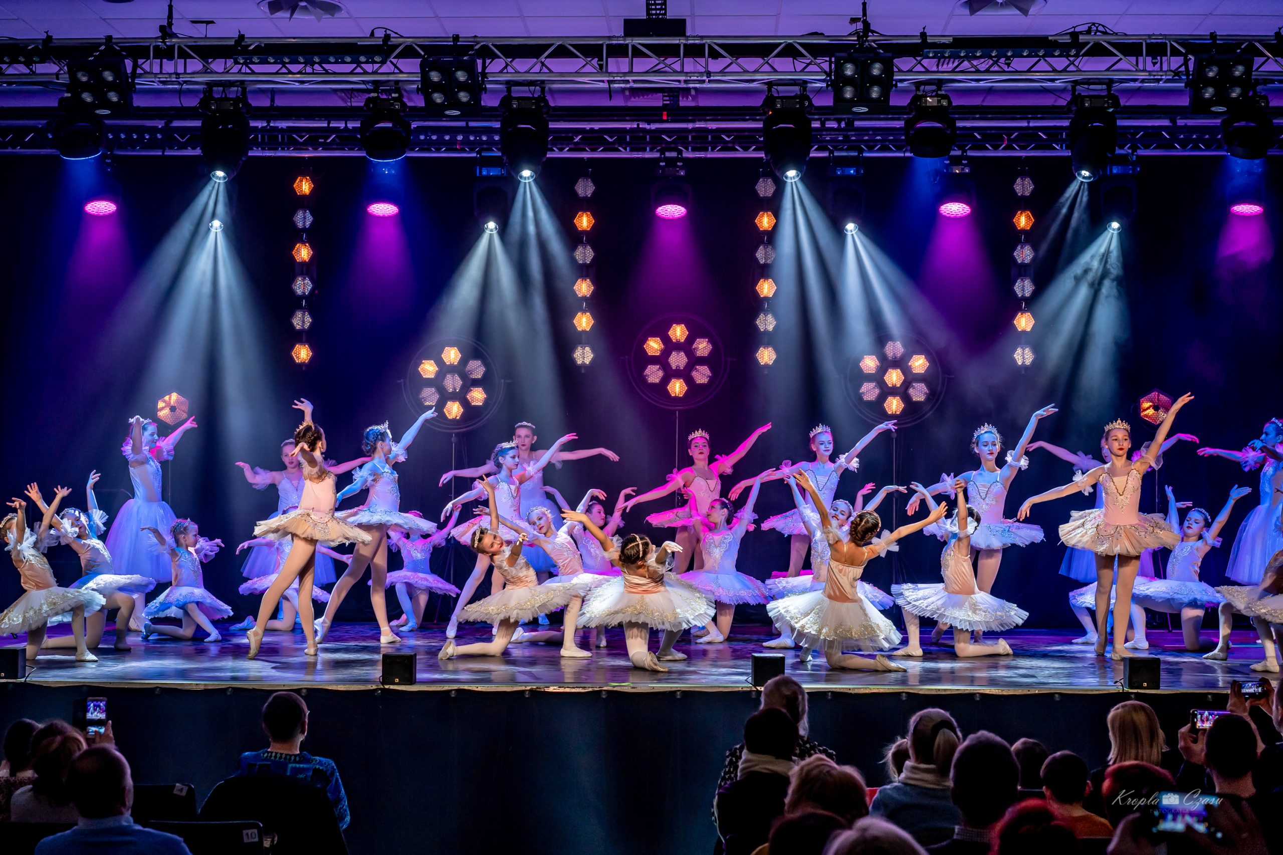 Krynickie Studio Baletowe. Koncert pt.: "Ostatni Blask Zimy", Pijalnia Główna w Krynicy-Zdroju. Fot. Kamila Obrzut