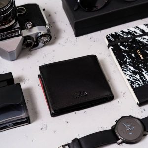 Mały, skórzany portfel męski w orientacji poziomej z systemem RFID — Peterson
