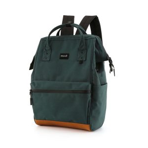 Pojemny plecak damski w ciemno zielonym kolorze zawieszony na regulowanych szelkach - Himawari