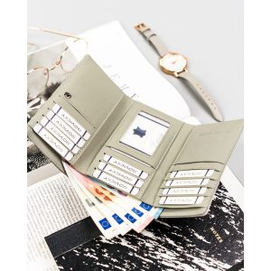 Pojemny portfel damski w kwiaty zamykany na zatrzask - 4U Cavaldi