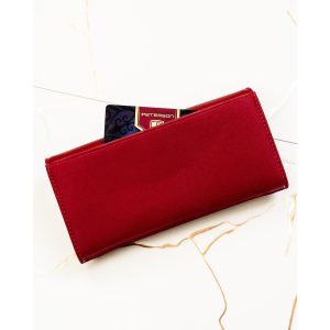 Duży, czerwony portfel damski wykonany ze skóry naturalnej i ekologicznej zamykany zatrzaskiem - Peterson