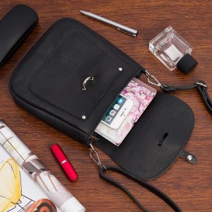 Skórzana listonoszka damska z klapką Vera Pelle czarna X45