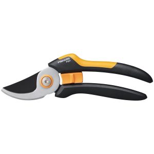 Fiskars SOLID BYPASS PRUNER P321 Size M (1057162)