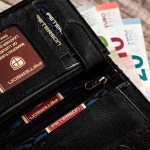 Pionowy portfel męski na zatrzask - Peterson