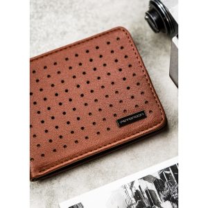 Brązowy portfel męski bez zapięcia z subtelnym, perforowanym zdobieniem - Peterson