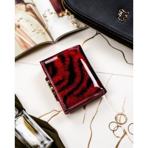 Czerwony, lakierowany portfel damski ze skóry naturalnej i ekologicznej z systemem RFID - Peterson