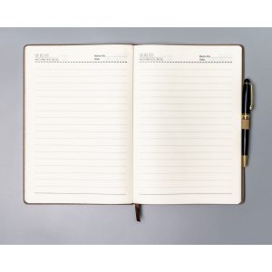 Notes w twardej oprawie w kolorze khaki zadrukowany w linie - Peterson
