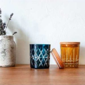 Crystal Julia Pojemnik kryształowy z bukowym deklem w kolorze ciemnej zieleni