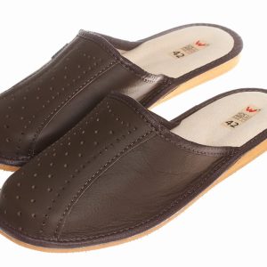 Pantofle męskie , klin o wysokości 1,5 cm , wkładka ze skóry bydlęcej. Model 252