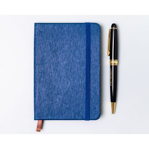 Granatowy notes w formacie A6 zadrukowany w linie - Peterson