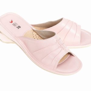 Pantofle damskie Wójciak, klin o wysokości 3,5 cm, wzór ręcznie robiony. Model 024