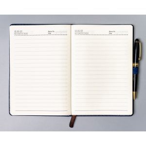Granatowy notes w formacie A5 zadrukowany w linie - Peterson