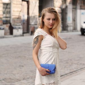 CZARNA MAŁA WŁOSKA SKÓRZANA DAMSKA TOREBKA WIECZOROWA KOKTAJLOWA NA ŁAŃCUSZKU P45