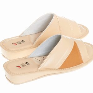 Pantofle damskie Wójciak, klin o wysokości 3,5 cm, lekkie i wygodne. Model 001
